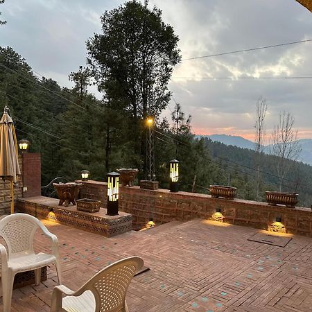 Sarah's Lodge Murree Bagian luar foto