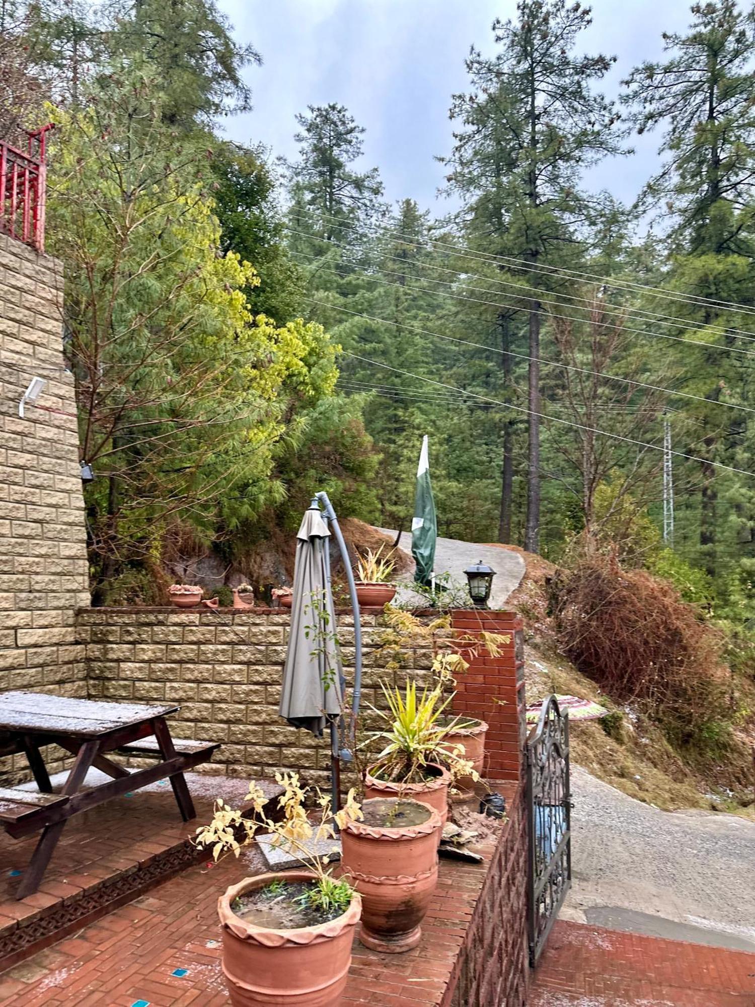 Sarah's Lodge Murree Bagian luar foto