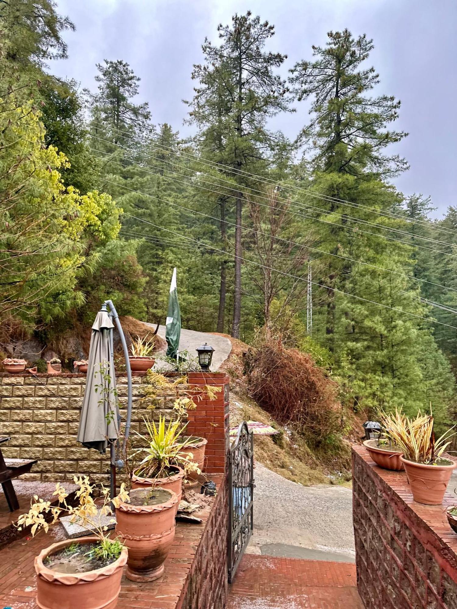 Sarah's Lodge Murree Bagian luar foto