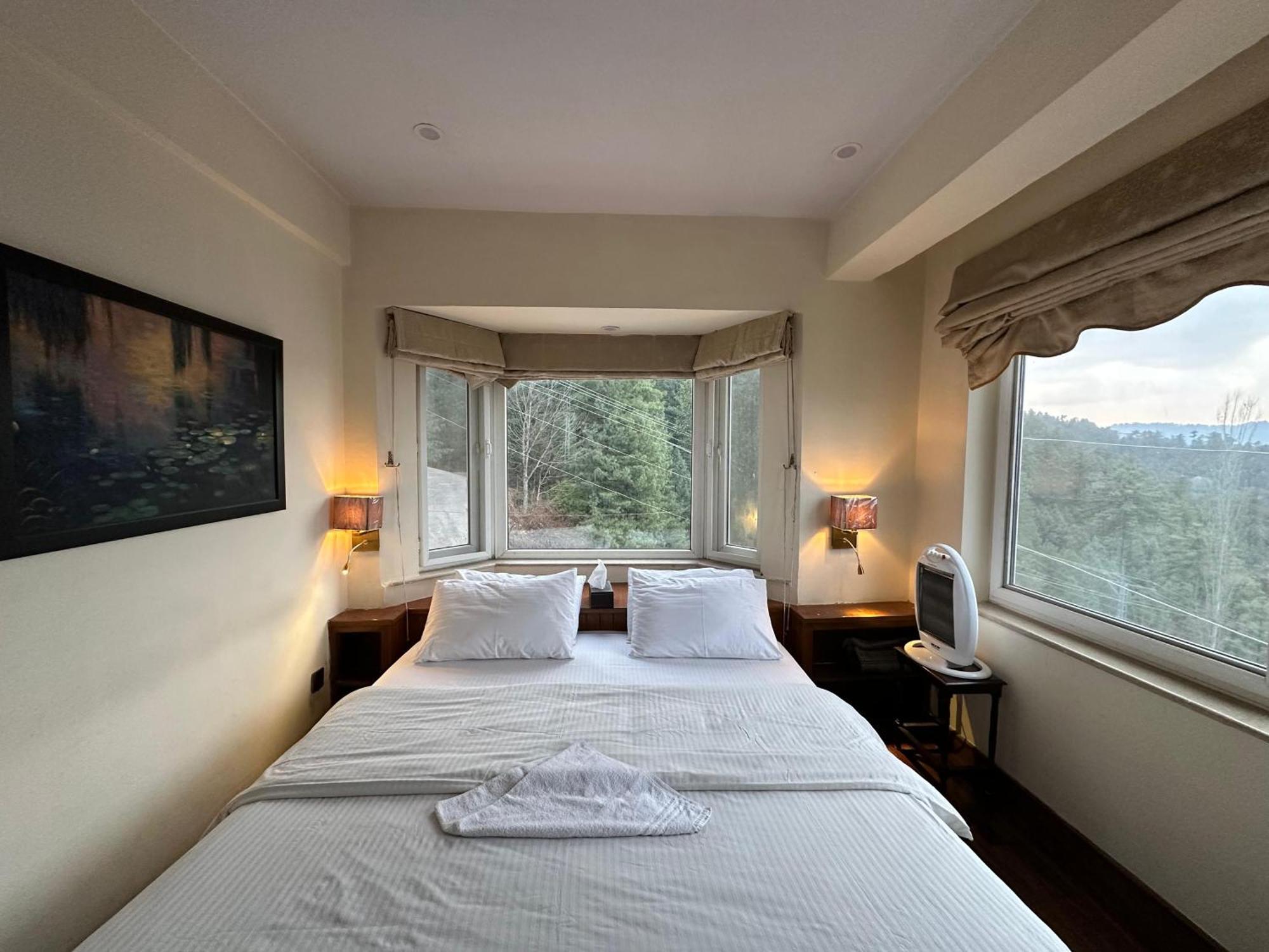 Sarah's Lodge Murree Bagian luar foto